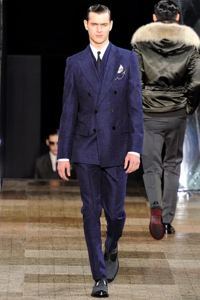 Look 33